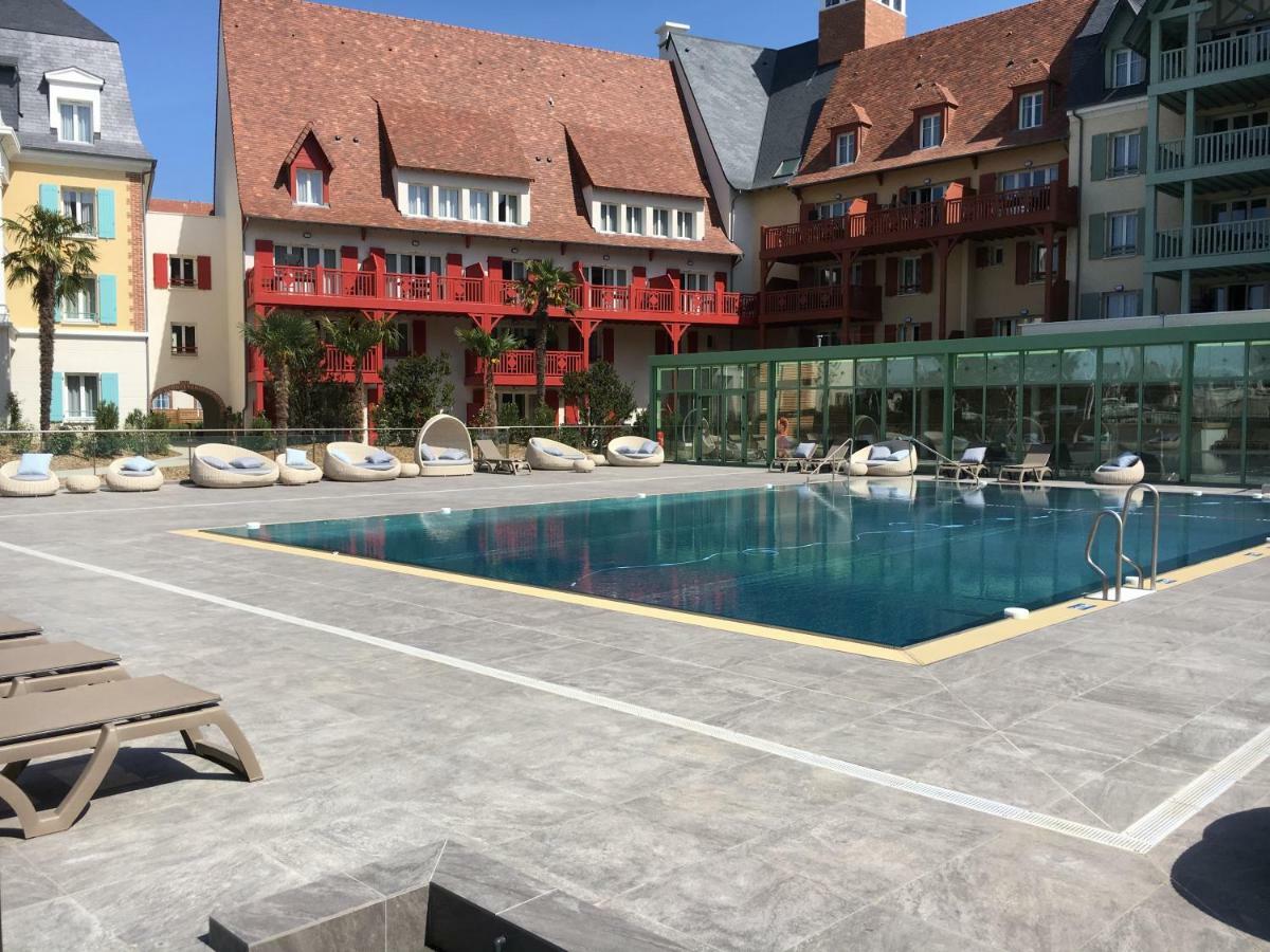 Cyrille Et Vacances Presqu'Ile De La Touques Deauville Kültér fotó